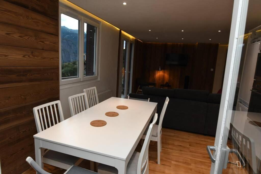 Logement Renove Avec Vue Panoramique La Saussaz Zewnętrze zdjęcie